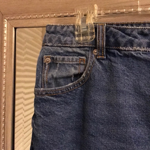 H&M Frayed-Hem Front Slit 5-Pockets Pencil Denim Skirt Medium Wash Size 14 EUC - Picture 4 of 7